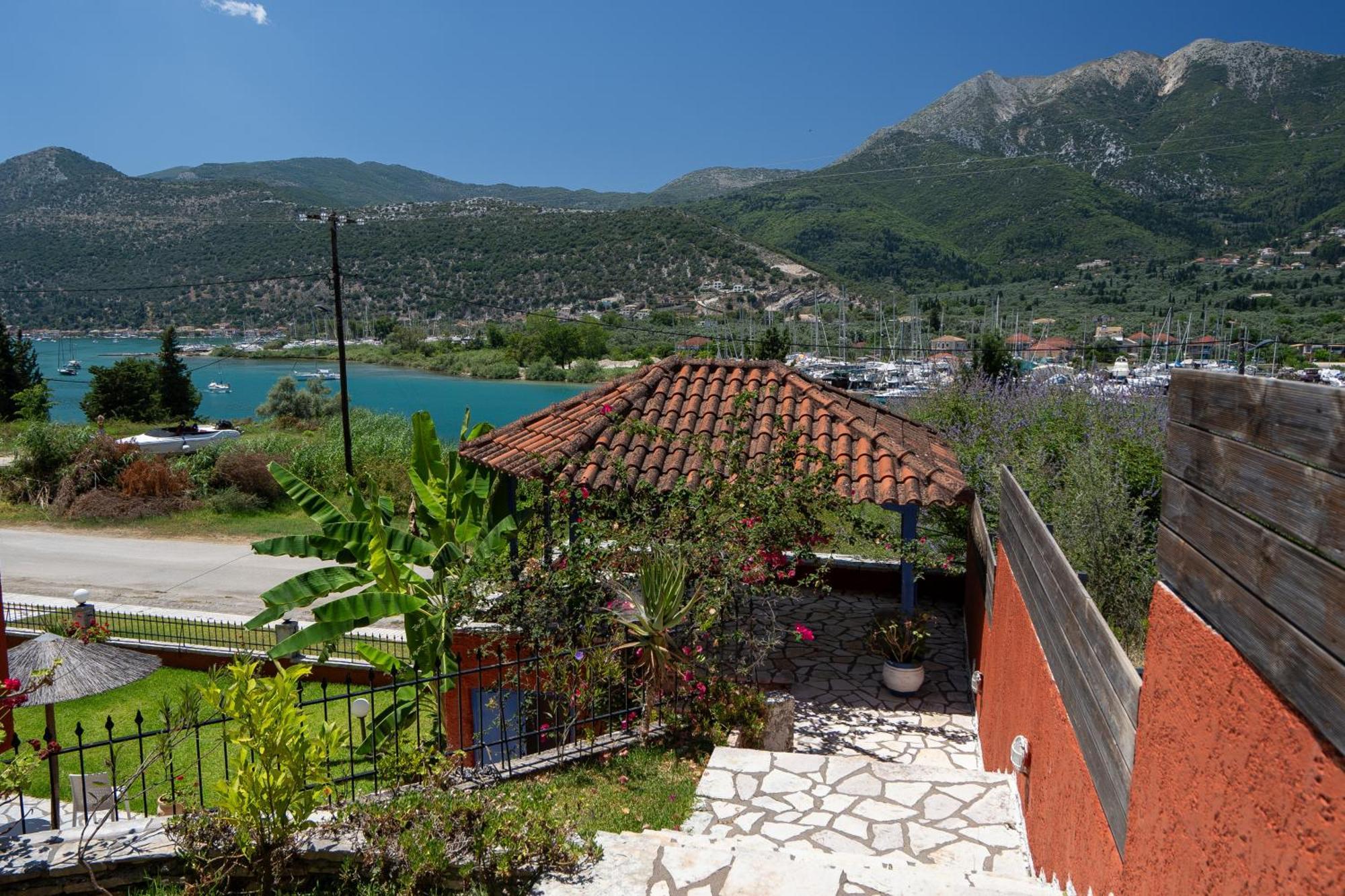 Vliho Bay Boutique Hotel Yénion Exteriör bild